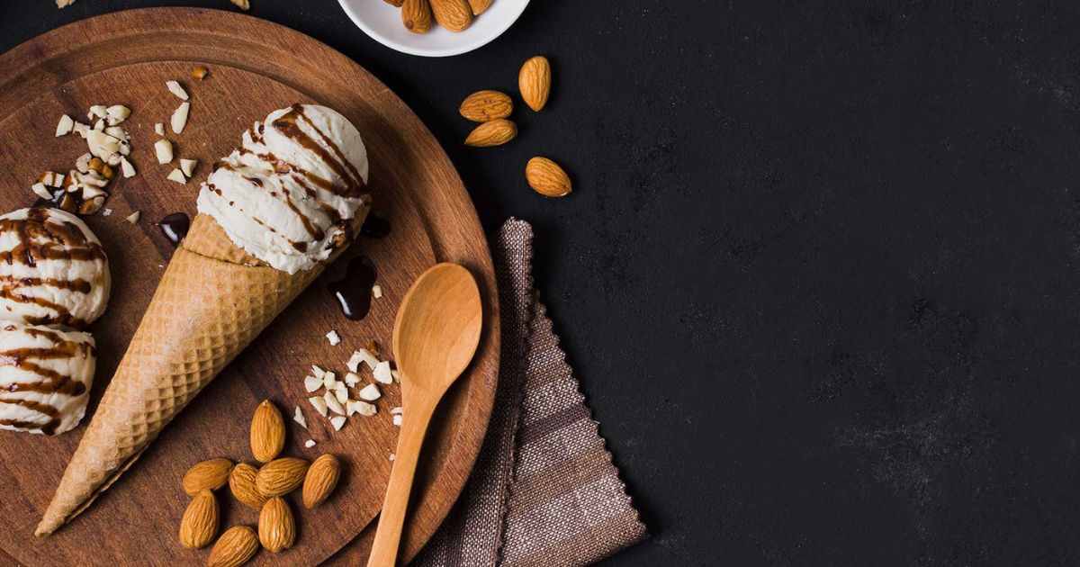 “Caramel”-like Lucuma Ice-cream (raw vegan)